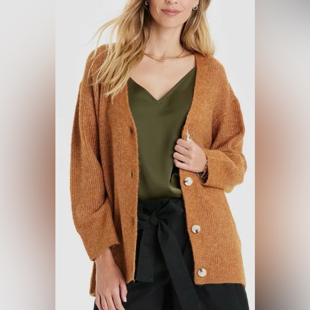 Oversize button front cardigan in pumpkin shade. Size extra small.
